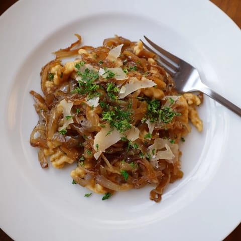 Spaetzle mit karamellisierten Zwiebeln